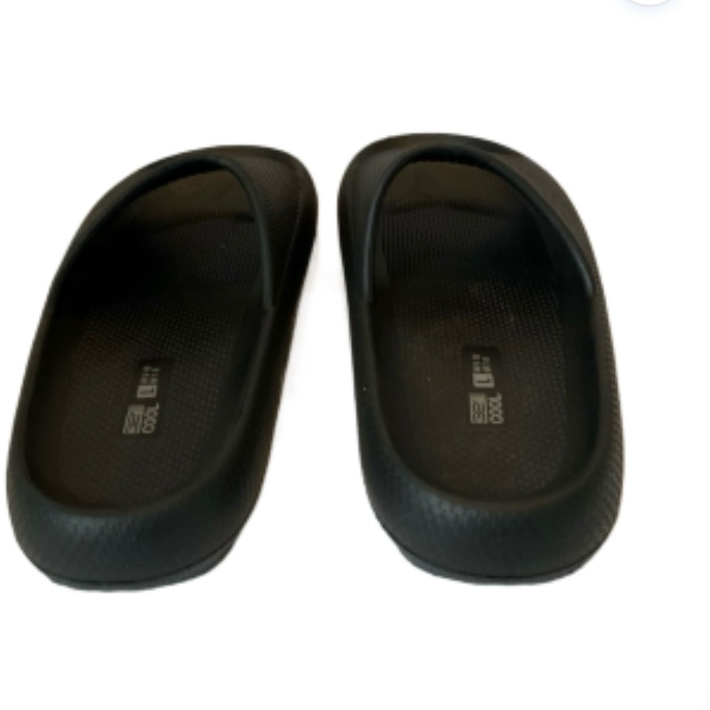 NWOT 32 Degrees Ultra-soft EVA Black Unisex Slide Sandals W9/10 - Picture 3 of 7